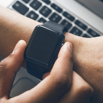 15 Hidden Apple Watch Hacks Users Don’t Know About
